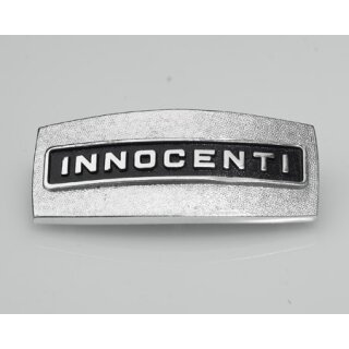 Horncasting badge "Innocenti" late Series 3/4 (square type)